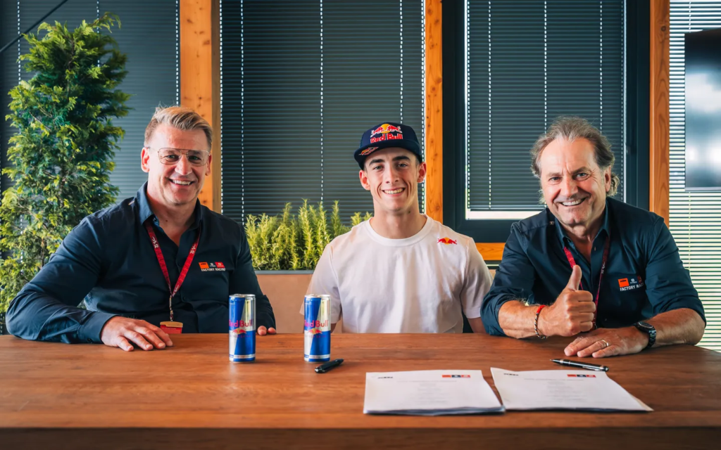 Pedro-Acosta_Red-Bull-KTM-Factory-Racing_2025-Announcement-apexmoto.id-via-motoGP